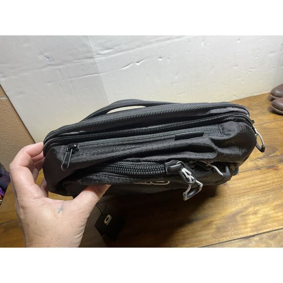 OGIO Shuttle Pack Black Backpack - Brand New with Tag - Picture 4 of 11